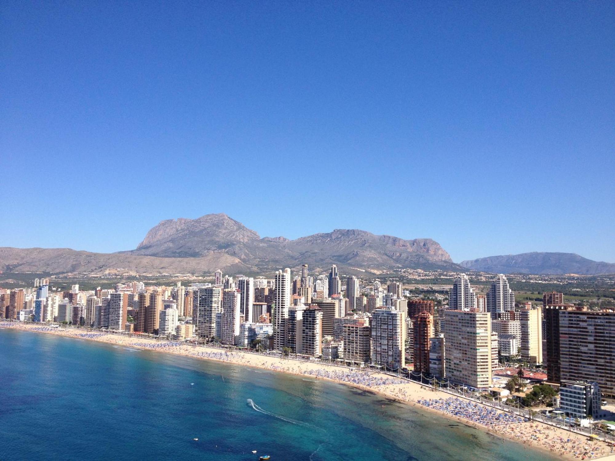 Apartamento de 2 dormitorios con vistas al mar (1 a 5 adultos)