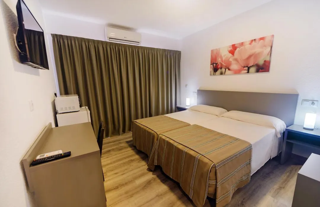 Hostal Anna Benidorm-1